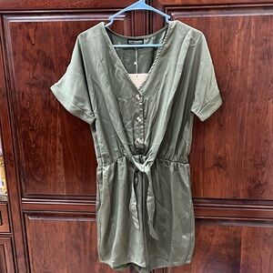 NWT Kittenish romper olive green size large